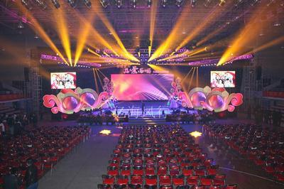 音響燈光租賃_音響燈光租賃供貨商_供應(yīng)北京舞臺(tái)篷房搭建舞臺(tái)音響燈光租賃_音響燈光租賃價(jià)格_北京中天桌椅租賃公司